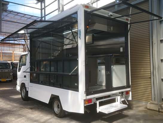 2面ガラス張り移動販売車